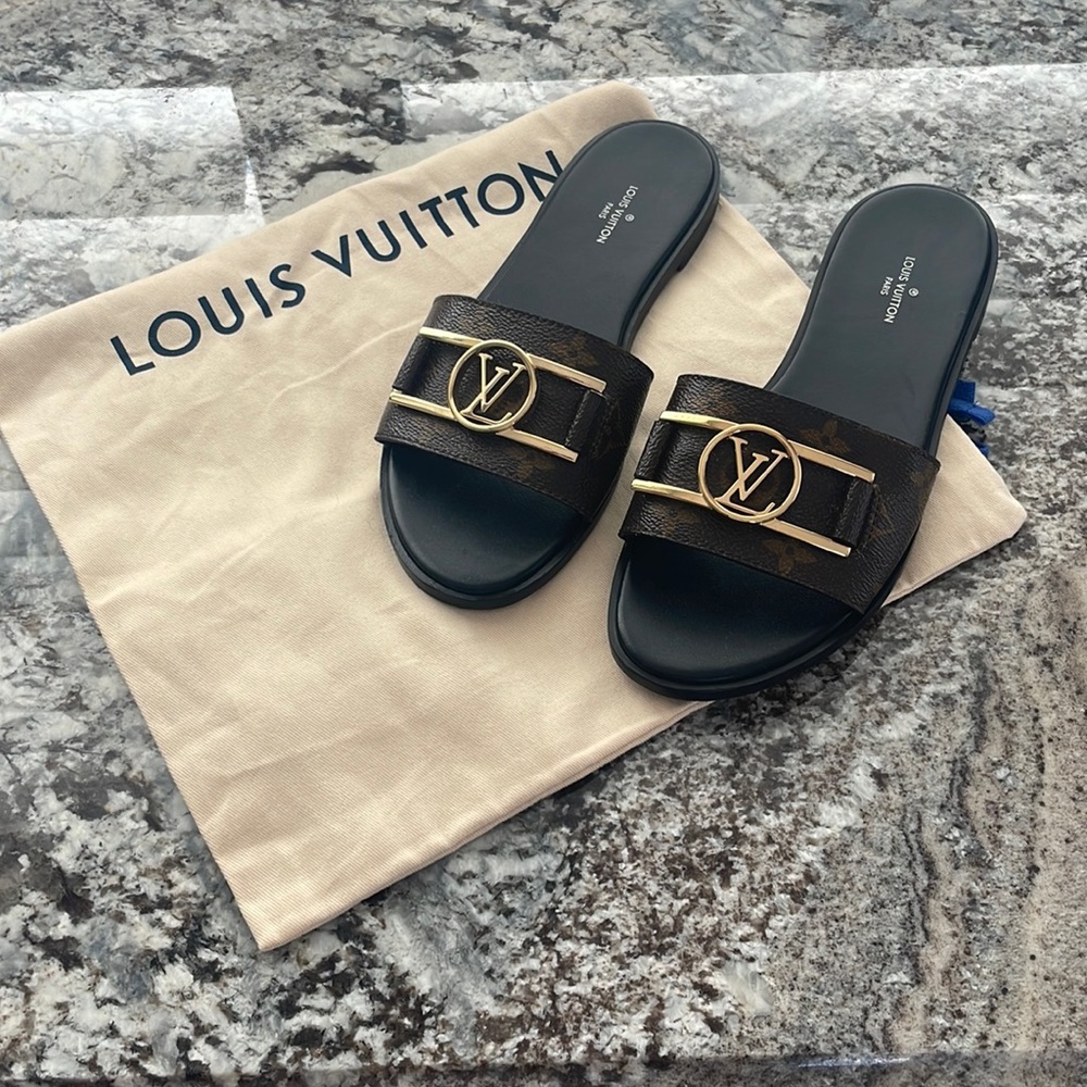 lightly used authentic louis vuitton sandals womens size 7